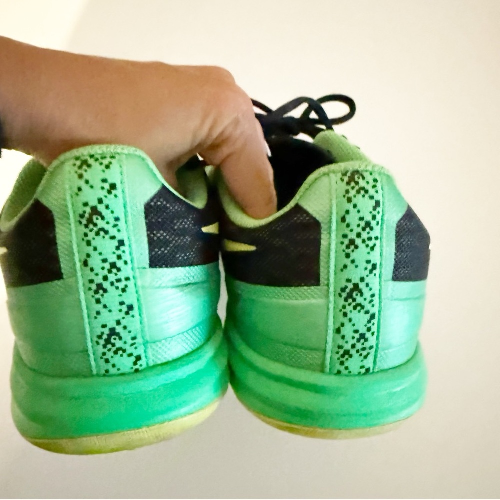 NIKE KB Mentality Kobe Bryant Black/Volt/Poison Green Men's Sneakers Size 11 - Picture 7 of 9